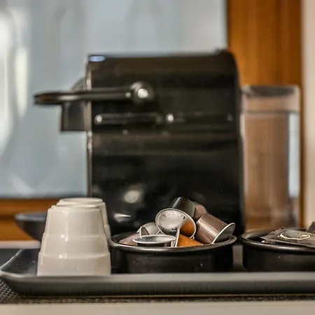 Apartamento Emilia 4 *