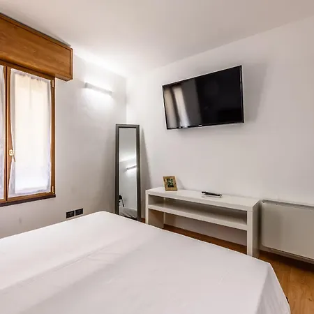 Emilia 4 Apartmán Modena