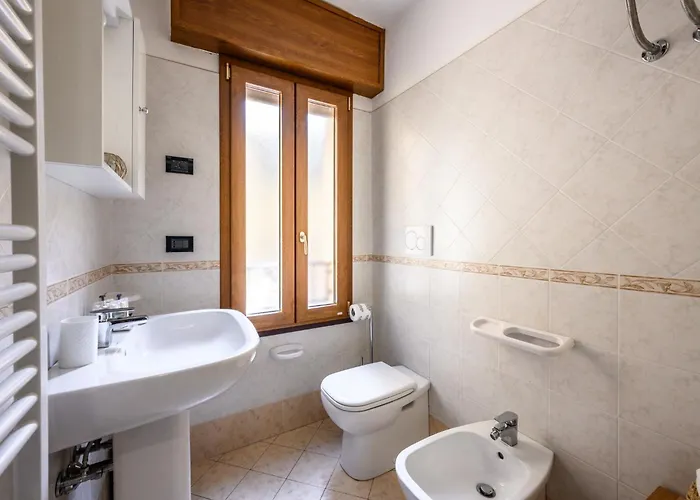 Emilia 4 * モデナ